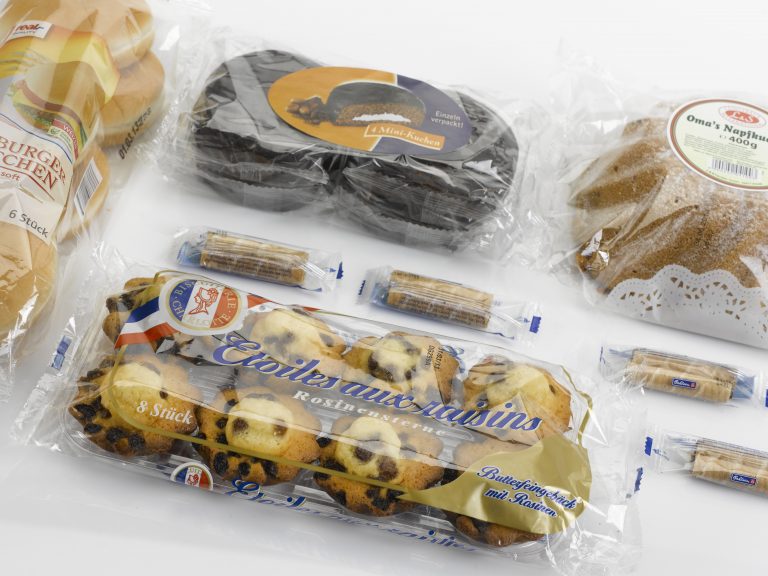 Ciasta i ciasteczka zapakowane na maszynie flow-pack
