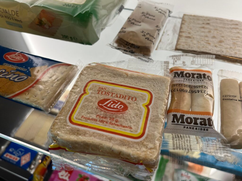 Pieczywo tostowe i paluszki chlebowe w opakowaniach flow-pack