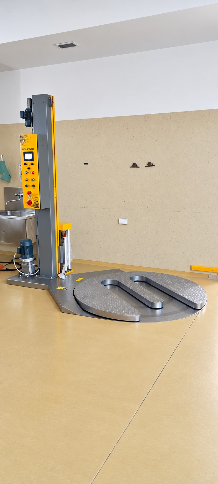Wrapper SA pallet wrapper with a stainless-steel base